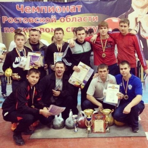 Подробнее о статье Персиановский проходили первенство и чемпионат Ростовской области по гиревому спорту среди юношей