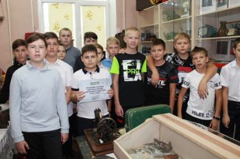 Подробнее о статье Экскурсия для 6 а класса в школьный музей «Исток»